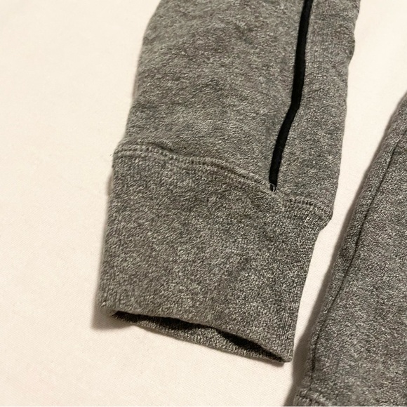 Roots Men's Grey Crewneck Sweater with Red Maple Leaf Size XS - Picture 4 of 16